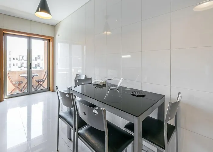 Apartmán Guestready - Luxe Living By The Pool *