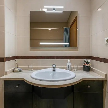 Appartement Guestready - Luxe Living By The Pool