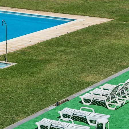 Guestready - Luxe Living By The Pool דירה